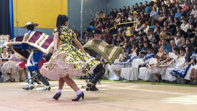 En Paillaco se celebró el Campeonato Regional de Cueca Escolar