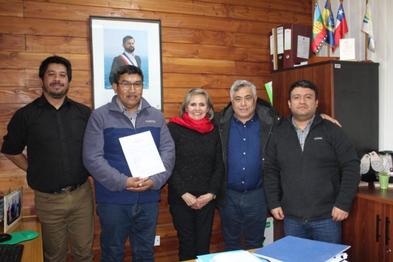 Municipalidad de Futrono asegura continuidad de transporte escolar subsidiado en Isla Huapi