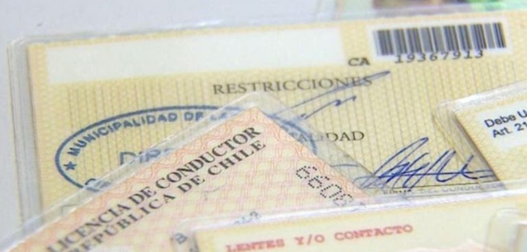 Aprueban proyecto que impide obtención y renovación de licencias de conducir a deudores de pensiones de alimentos