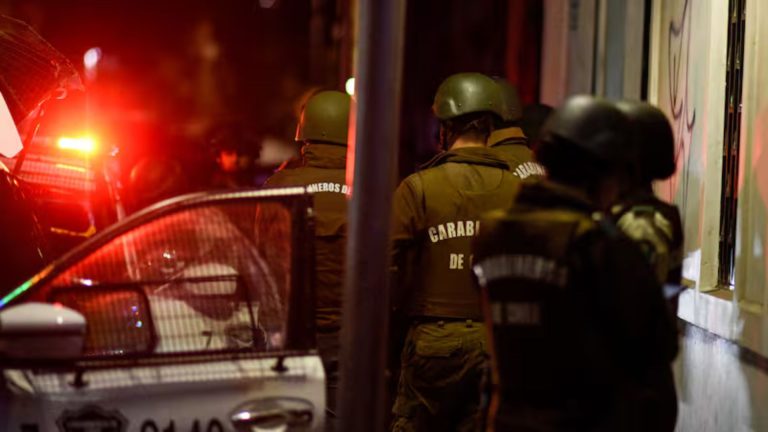 Formalizan a sujeto por homicidio frustrado tras atacar con un arma blanca a Carabineros de Río Bueno