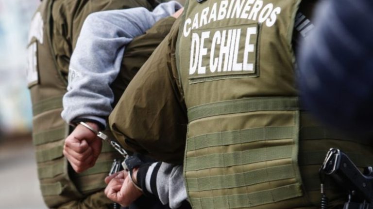 Carabineros detiene en Río Bueno a sujeto con especies robadas tras persecución policial