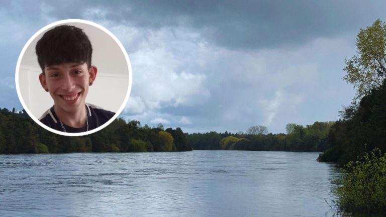 Madre de joven desaparecido hace 20 días en el río Bueno pide apoyo de buzos con compresores