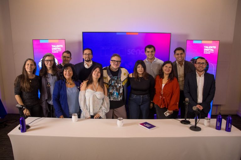 más de 2000 nuevas becas buscan impulsar la empleabilidad digital en Chile