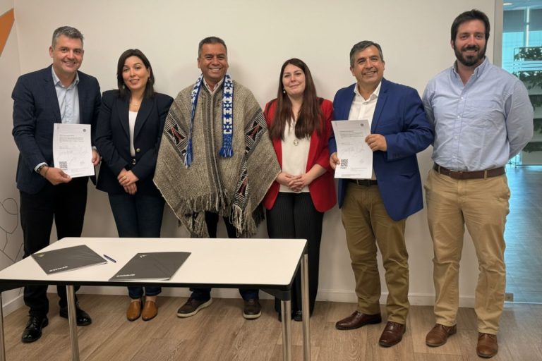 Comunidad Indígena de Hueima, ARAUCO y Municipalidad de Lanco firman histórico acuerdo