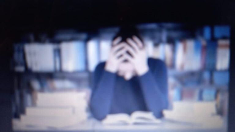 Investigación revela altos niveles de estrés y ansiedad en estudiantes de Enfermería durante sus prácticas clínicas