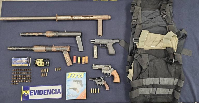 PDI Valdivia detiene a dos personas y decomisa armas y explosivos en operativo por amenazas a fiscal