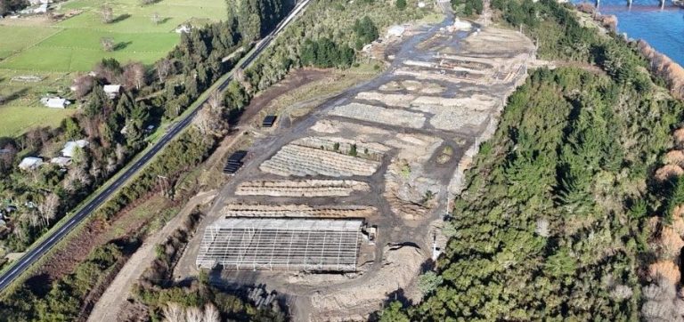 Tercer Tribunal Ambiental paraliza piscicultura de Salmones Antártica en Los Lagos y suspende su RCA
