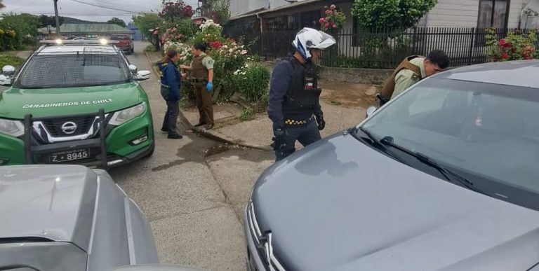 Carabineros recupera taxi robado y detiene a dos adolescentes implicados en el violento asalto