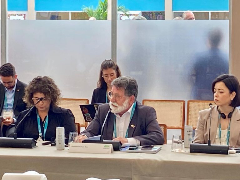 Gobernador Regional de Los Ríos expuso en la Cumbre Global de Estados y Regiones de la COP30