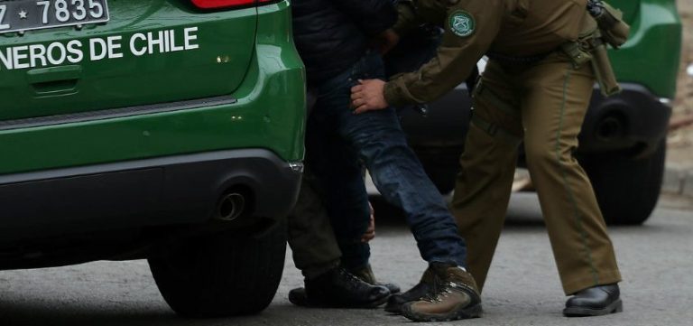 Detienen a hombre por robo con intimidación en servicentro Copec de Río Bueno