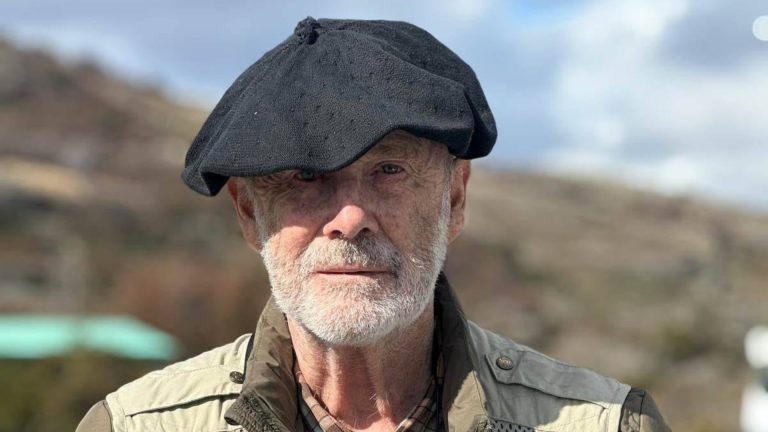 Hallan sin vida al fotógrafo frutillarino Iván Konar tras caer a una quebrada en Lago Ranco