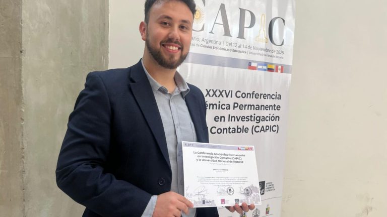 Estudiante de Ingeniería Comercial UACh recibe destacado reconocimiento en CAPIC 2025