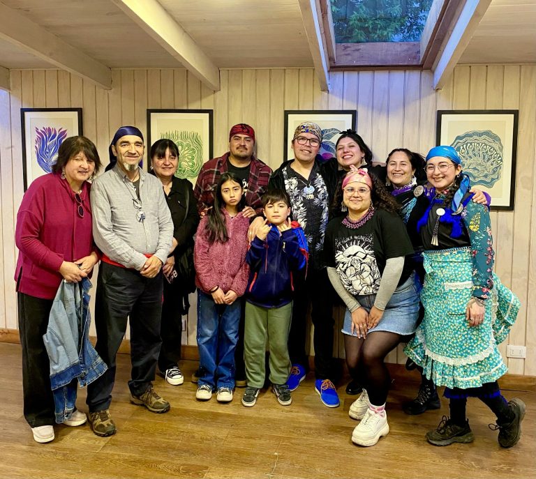 Lago Ranco reivindicó la memoria williche con muestra de arte en xilografía