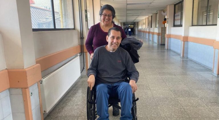 Tecnología y rapidez salvan la vida de paciente con ACV en el Hospital Base Valdivia