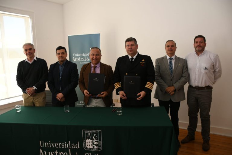 UACh firmó convenio de colaboración tecnológica con ASMAR