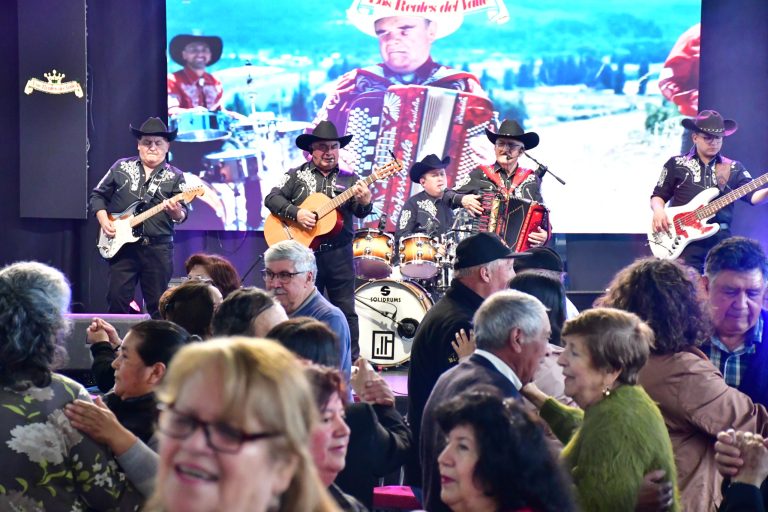 Música, baile y gratitud marcaron la celebración del Día de las Personas Mayores en Futrono