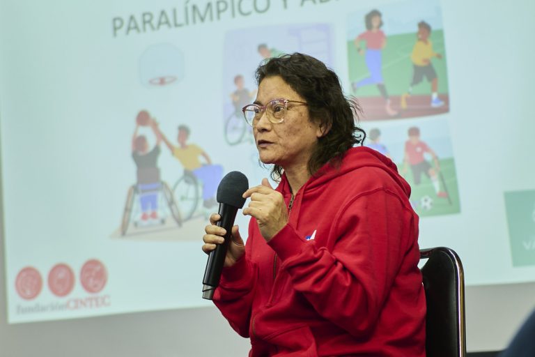 Campeona nacional de equitación adaptada realizó charla sobre deporte inclusivo en Valdivia