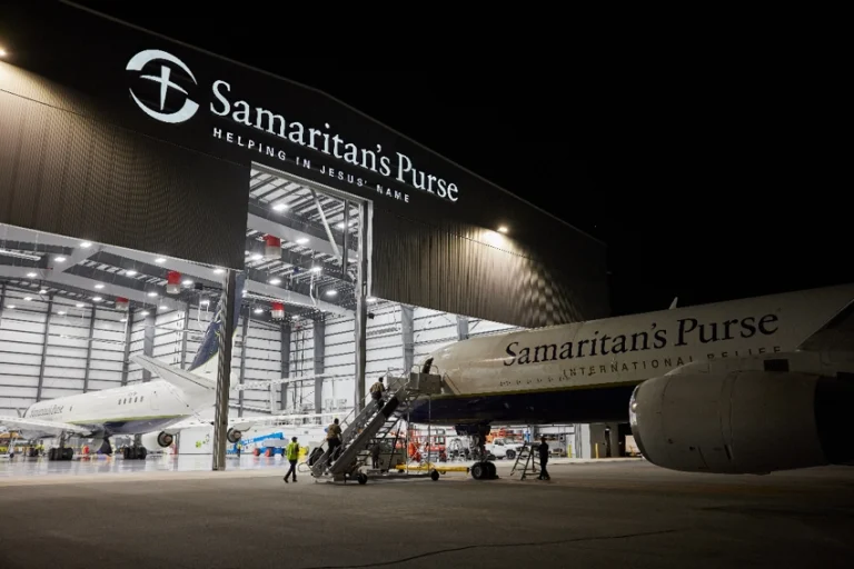 El piloto de un avión de Samaritan’s Purse le dijo al secuestrador que Dios lo ama, afirma Franklin Graham