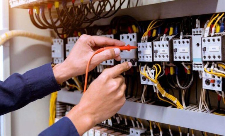 SENCE Los Ríos realizará jornada de reclutamiento para técnicos del área eléctrica y mantenimiento industrial