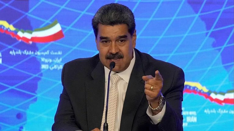 Maduro tilda a Kast de “nazi y pinochetista” y advierte de represalias si hay malos tratos a venezolanos