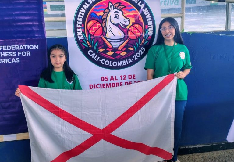 Jóvenes valdivianas representan a Chile en prestigioso torneo sudamericano de ajedrez en Colombia