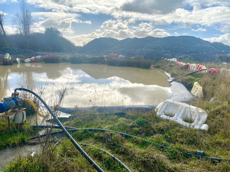 Fiscalía de Los Ríos imputa a empresario por extracción de áridos sin estudio de impacto ambiental