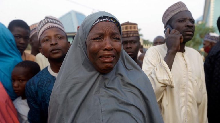 Otro secuestro masivo en Nigeria: 50 estudiantes escapan; 253 niños siguen desaparecidos