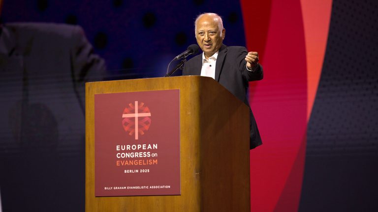 Robert Cunville, evangelista indio y colaborador de Billy Graham, muere a los 86 años