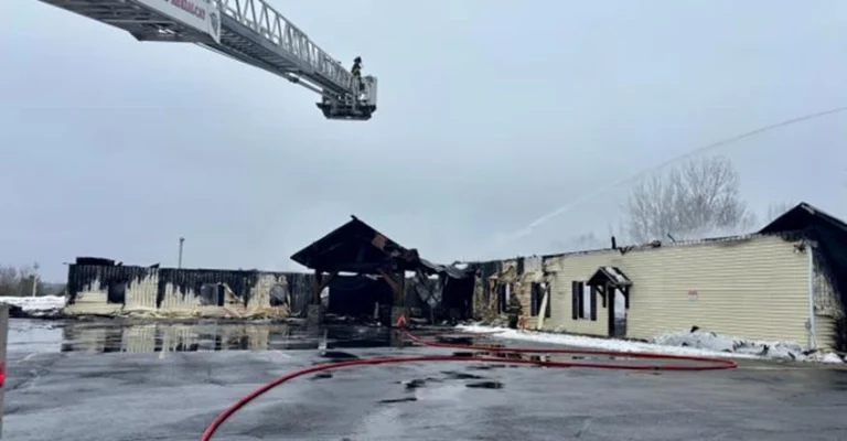 Explosión destruye iglesia en Nueva York y deja cinco heridos graves, incluido el pastor