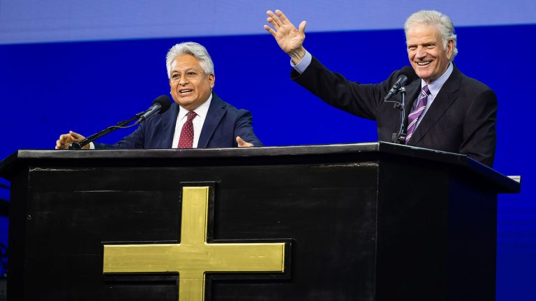 Cientos responden al llamado de Cristo en Ushuaia durante campaña evangelística con Franklin Graham