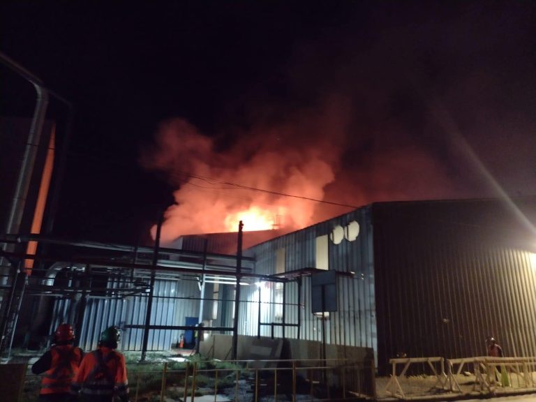 Investigan causas de incendio que afectó dependencias de Chile Panel en La Unión